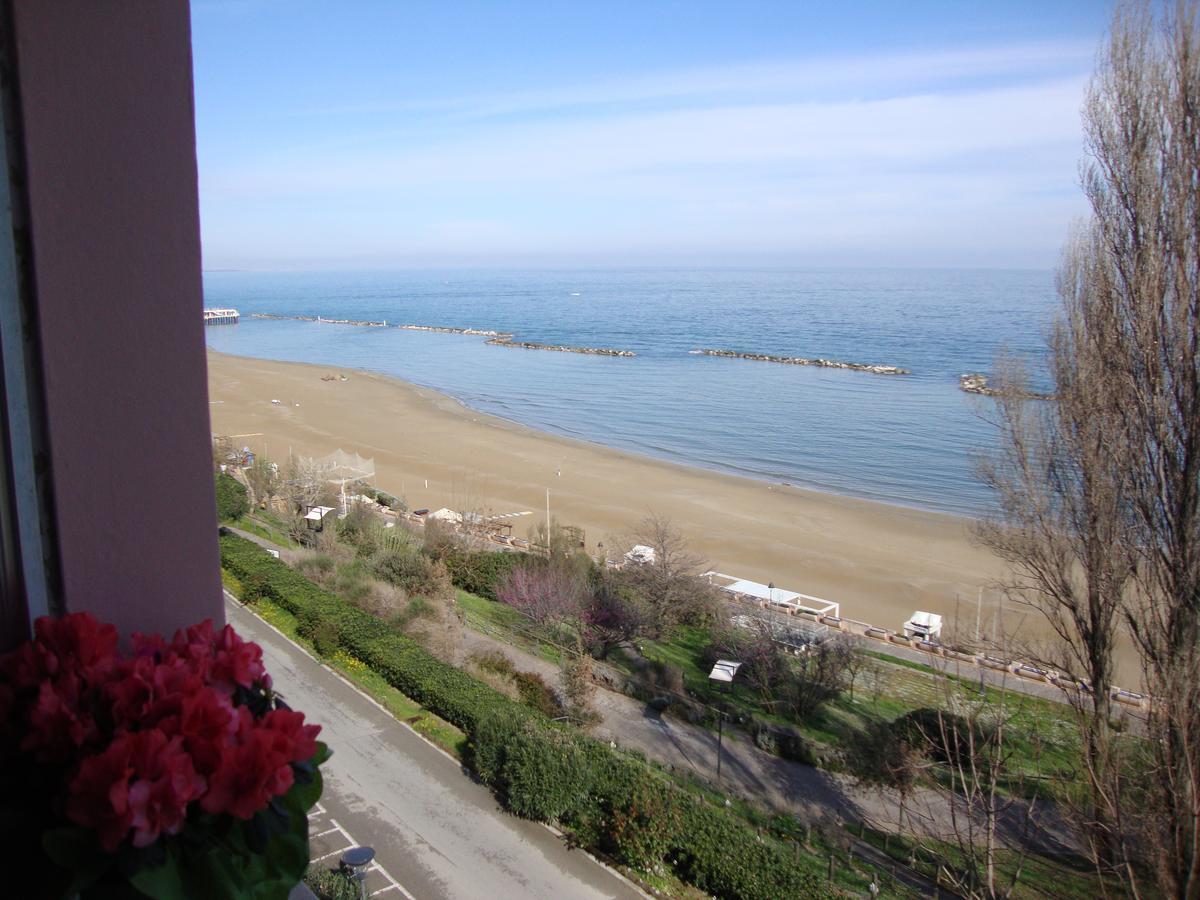 Club Hotel Gabicce Mare Esterno foto