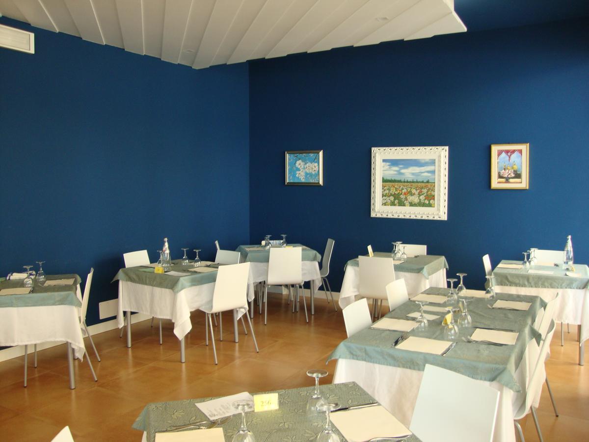 Club Hotel Gabicce Mare Esterno foto