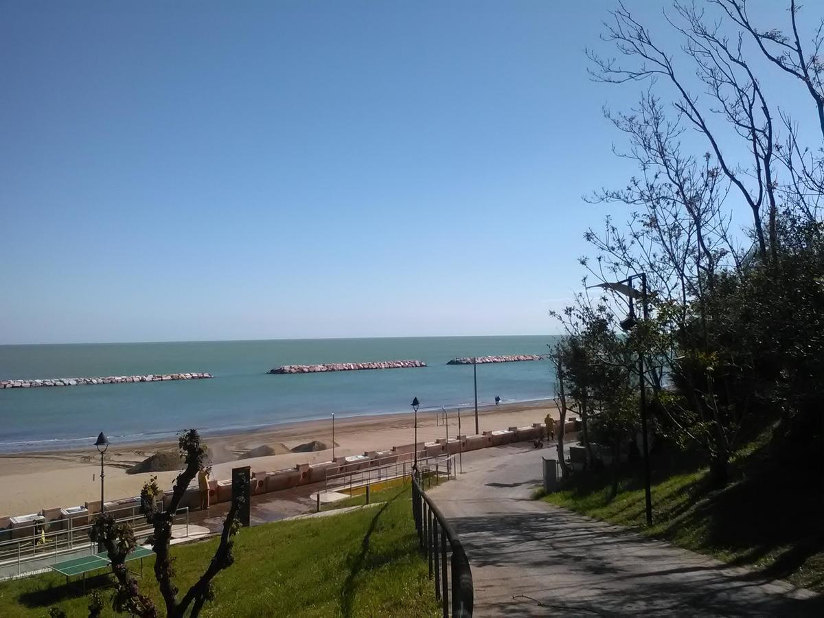 Club Hotel Gabicce Mare Esterno foto