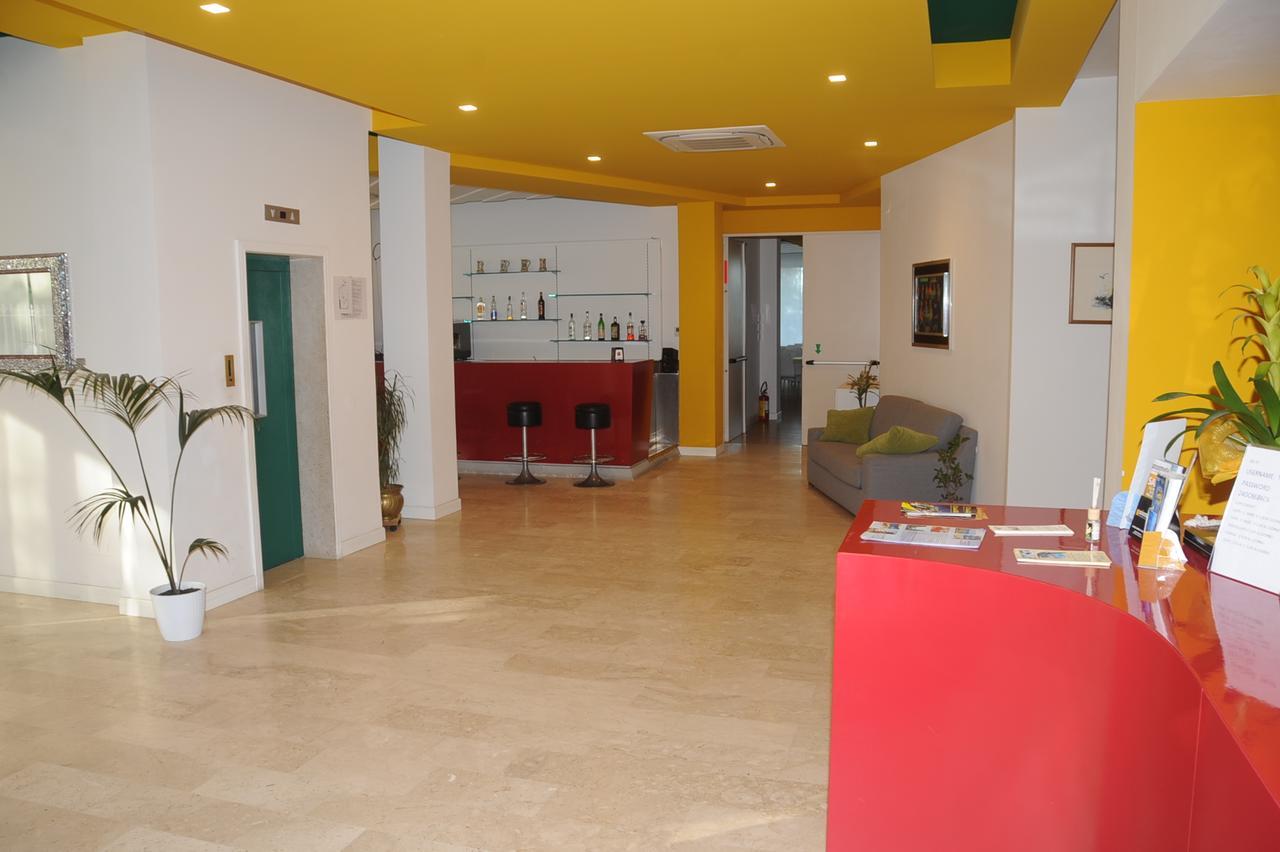 Club Hotel Gabicce Mare Esterno foto